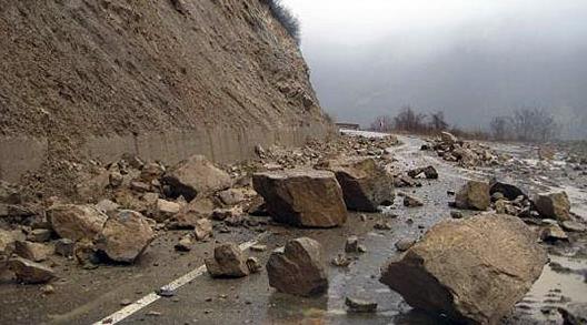 Landslide blocks road between Ohrid and St. Naum