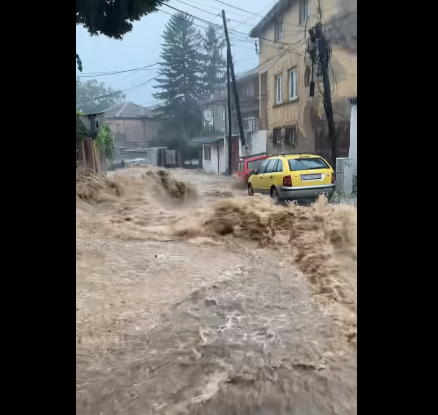 Major storm in Bitola, streets turned into rivers