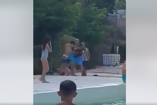 Fight at the public pool in Stip
