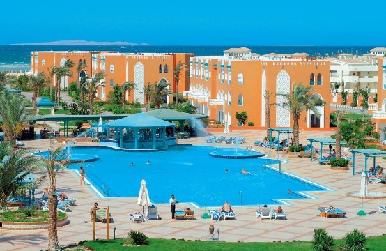 Two thirds of the Macedonian citizens can’t afford a vacation – said the leftist Apasiev and flew to an all-inclusive resort in Egypt