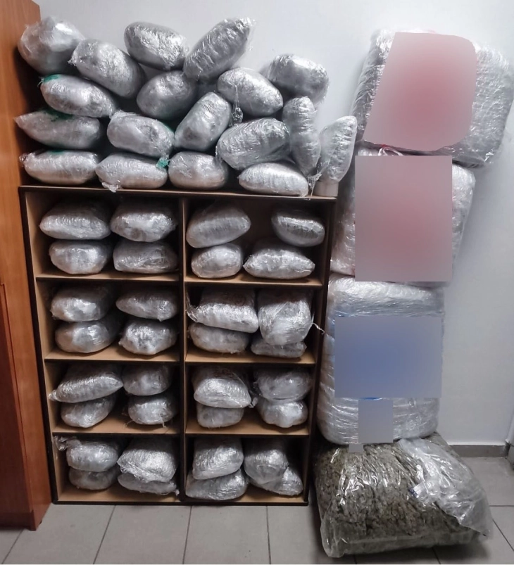 Police in Greece and Macedonia stop the shipment of 85 kilograms of marijuana