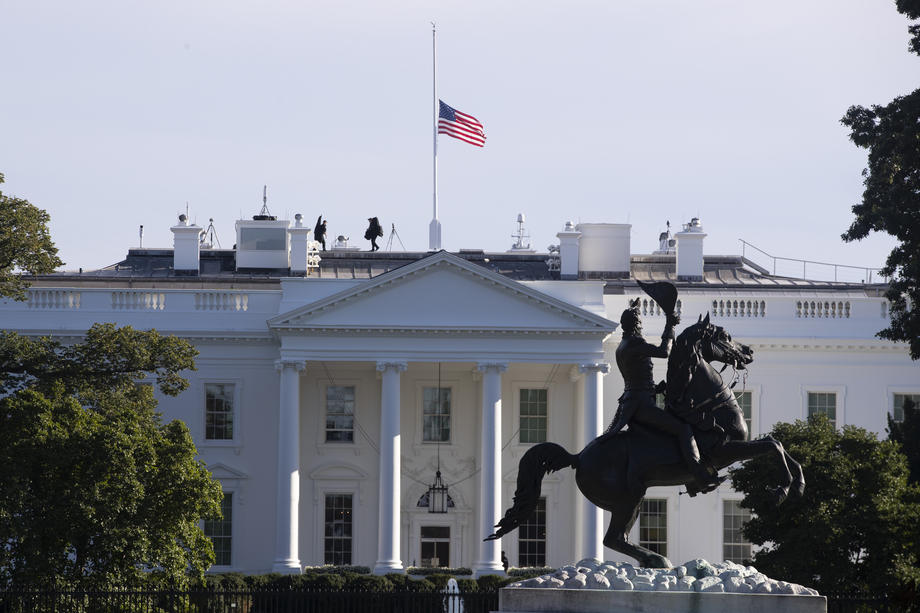 White House: Congress should immediately authorize extending further aid to Ukraine