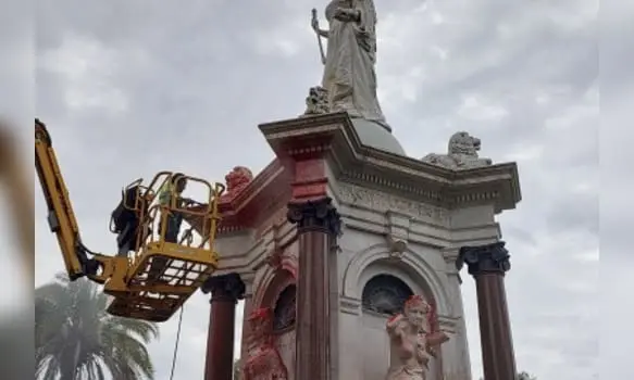 Statues of James Cook, Queen Victoria vandalised ahead of Australia Day