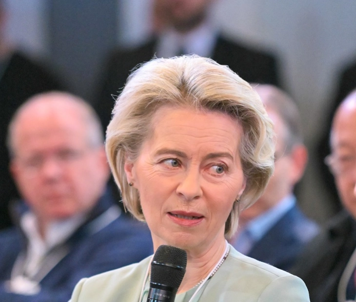 Stand strong, urges EU’s von der Leyen to Ukraine’s backers in Davos