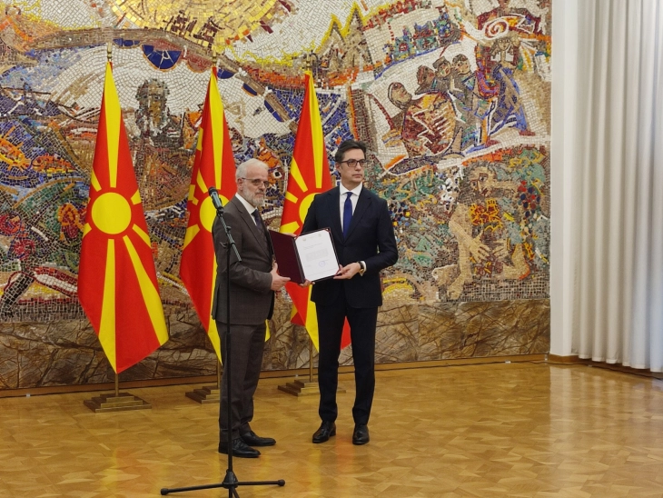 Talat Xhaferi receives a caretaker government mandate from President Pendarovski