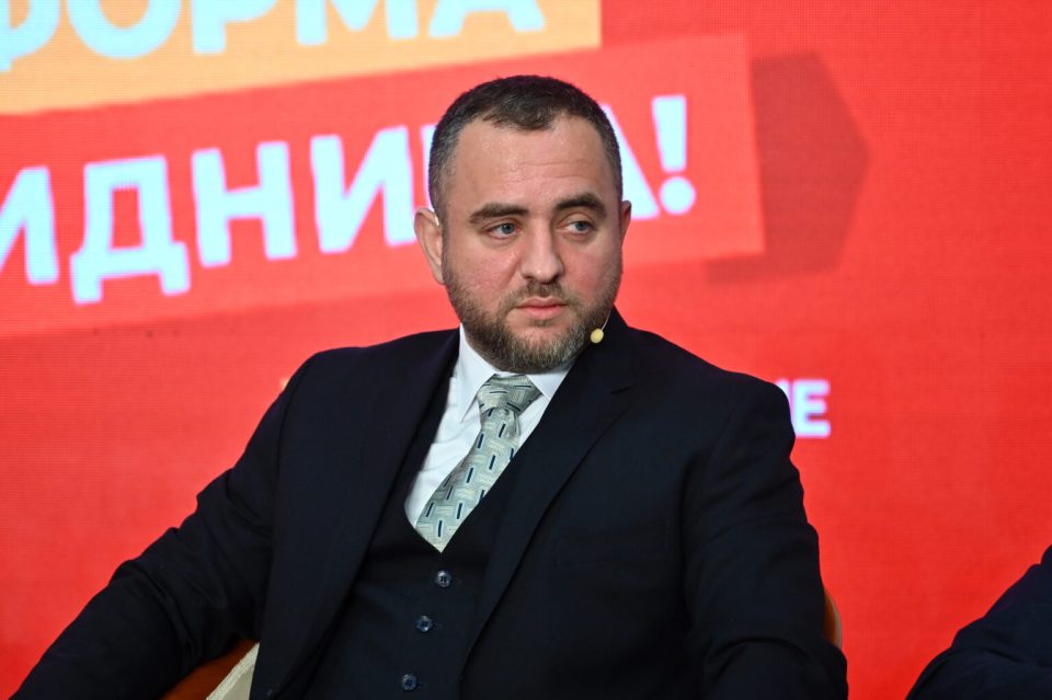 Toshkovski clarified that 272,000 driving licenses featuring the country’s previous name remain valid.
