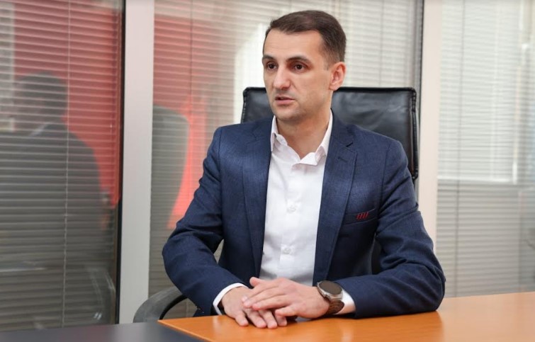 Velkovski reported that there are still 1,000 pending requests for licenses for caregivers and educators in kindergartens, with an additional 5,000 children on the waiting list for enrollment