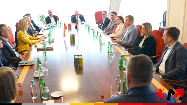 Mickoski meets with Macedonia 2025 diaspora representatives to discuss the economic transformation of the country