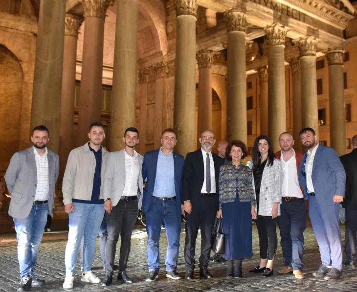 President Siljanovska Davkova held a meeting with representatives of the Macedonian diaspora in Rome