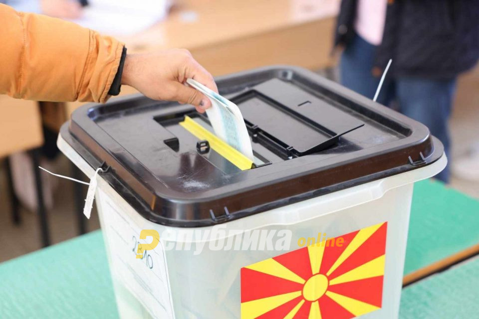 There is a silence at midnight before the second round of the presidential and parliamentary elections on May 8