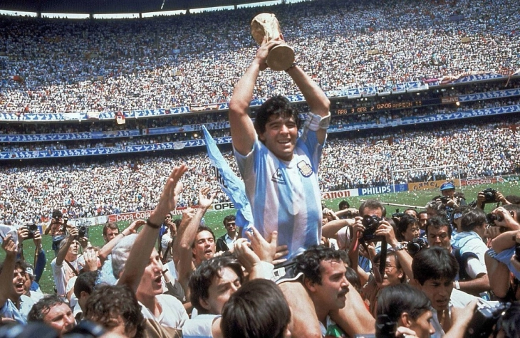 Report: heirs halt Maradona Golden Ball trophy auction