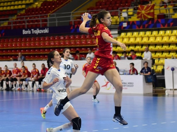 Macedonian young handball players passed the group stage of the World Championship