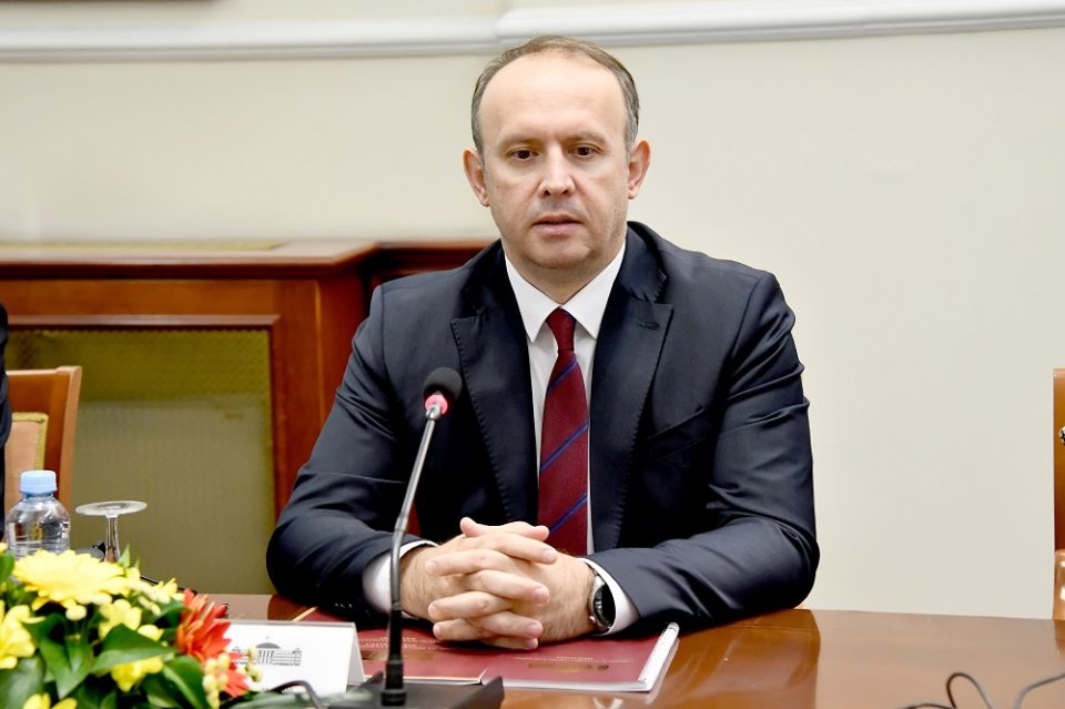 Gashi: Competent institutions should investigate threatening messages sent to MPs