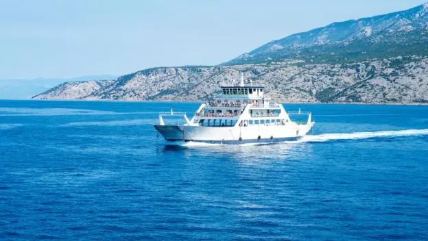 Over 300 people “trapped” on a broken down ferry in the Adriatic