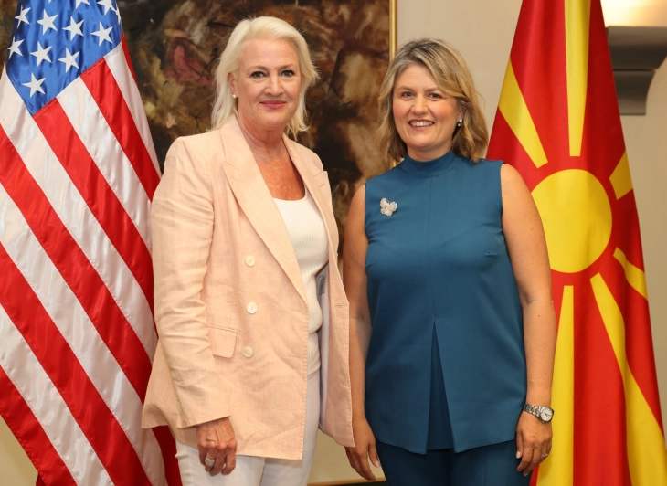 Minister of Energy Bozhinovska meets Ambassador Aggeler of the US