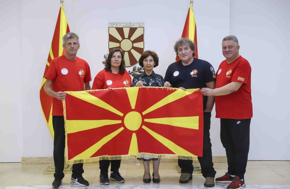 On the eve of the Paralympics in Paris, President Siljanovska Davkova gave Macedonian Paralympian Nakovska Bikova the national flag