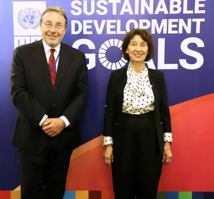 In New York, Siljanovska Davkova had a meeting with Achim Steiner, administrator of UNDP