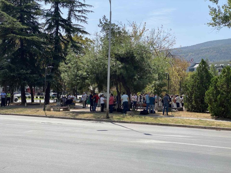 Only a few dozen people turned out to Filipce’s teacher protest