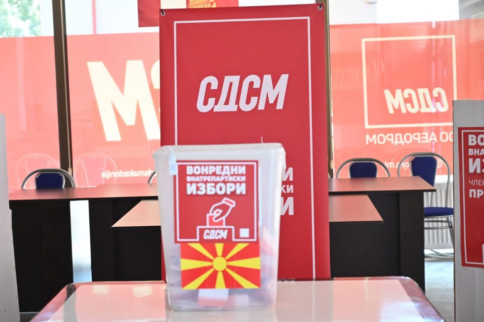 SDSM falls below 10 percent in latest poll