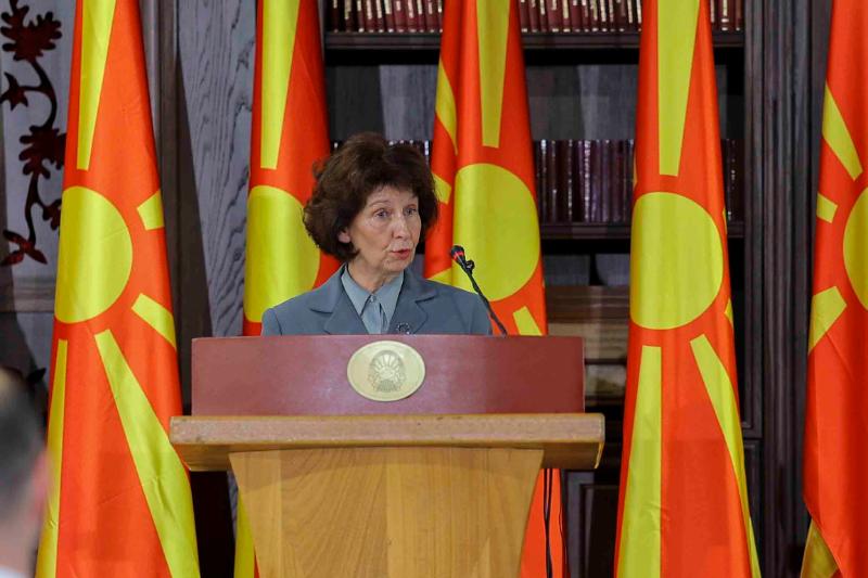 President Siljanovska condemns EU Commissioner Kos’ call that Macedonia should amend its Constitution